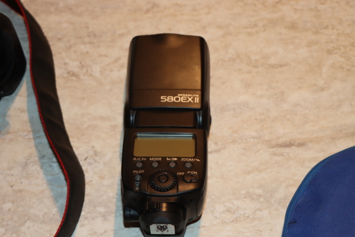 1173591-13 Canon EOS 7D with 35mm lens