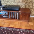 1121826-1 Retro steriobänk 140cm med sterio Philips 878 + LP-skivor