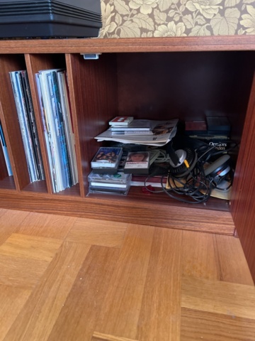 1121826-2 Retro steriobänk 140cm med sterio Philips 878 + LP-skivor