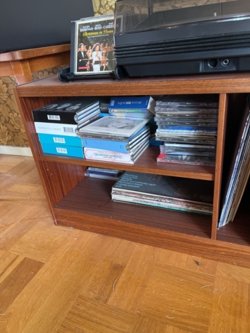 1121826-11 Retro steriobänk 140cm med sterio Philips 878 + LP-skivor