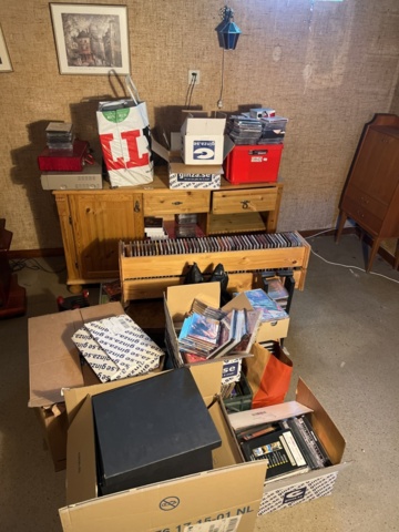 1121839-1 100s of Lp.cd &amp; dvd stereo bench