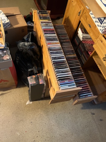 1121839-2 100s of Lp.cd &amp; dvd stereo bench