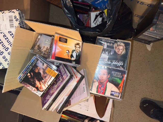 1121839-9 100s of Lp.cd &amp; dvd stereo bench