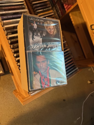 1121839-11 100s of Lp.cd &amp; dvd stereo bench