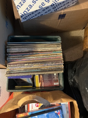 1121839-14 100s of Lp.cd &amp; dvd stereo bench