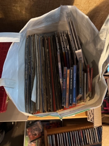 1121839-17 100s of Lp.cd &amp; dvd stereo bench