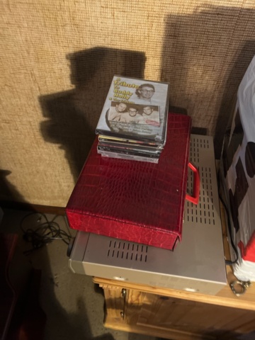 1121839-19 100s of Lp.cd &amp; dvd stereo bench