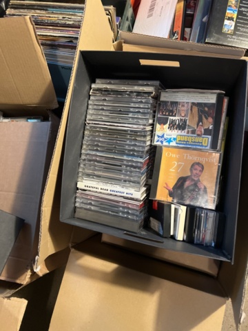 1121839-23 100s of Lp.cd &amp; dvd stereo bench