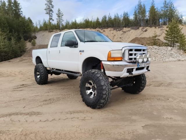 1129236-1 Ford F-350 Crew Cab - 2000
