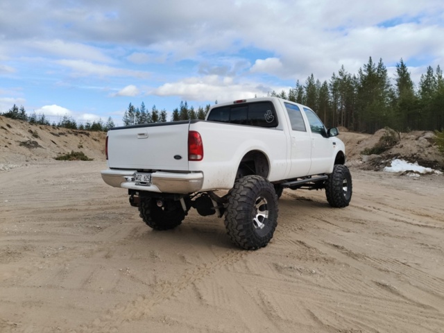 1129236-3 Ford F-350 Crew Cab - 2000