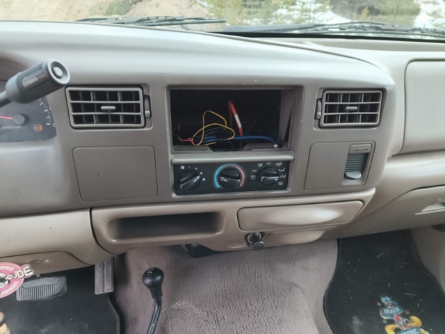 1129236-98 Ford F-350 Crew Cab - 2000