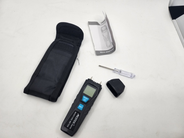 1204598-4 Tångamperemeter + fuktdetektor + kontaktfri termometer, + elektroniskt vattenpass - Frakt ingår