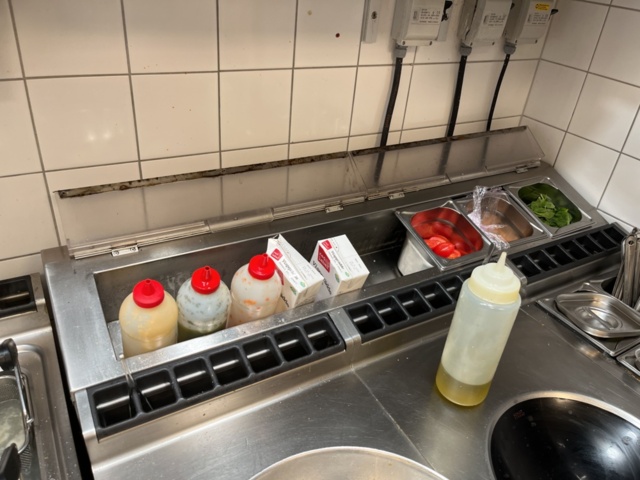 1132092-6 Commercial kitchen equipment - Induction wok, cooling bench, heater, etc