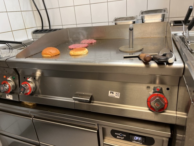 1132094-6 Roasting table Lotus