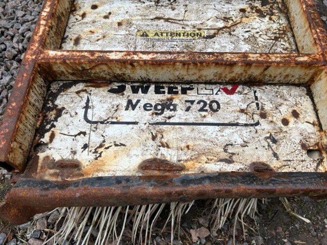 1144447-3 Dust brush Sweepex mega 720 - S60 Bracket