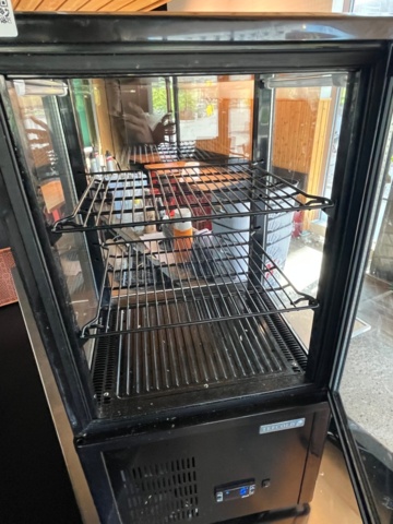 1145394-4 Display fridge in bench model, Tefcold