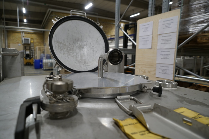 1205091-7 The dish nozzle for stainless tanks