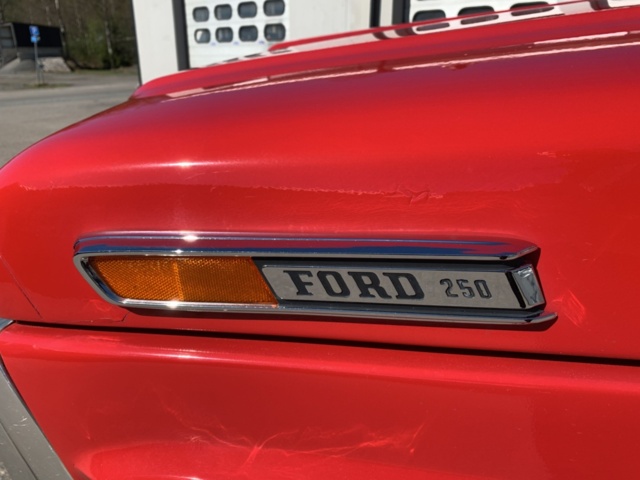 1068229-18 Ford F-250 Single cab -1972