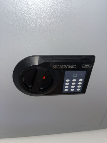 1204640-2 Safe with digital lock Secutronic