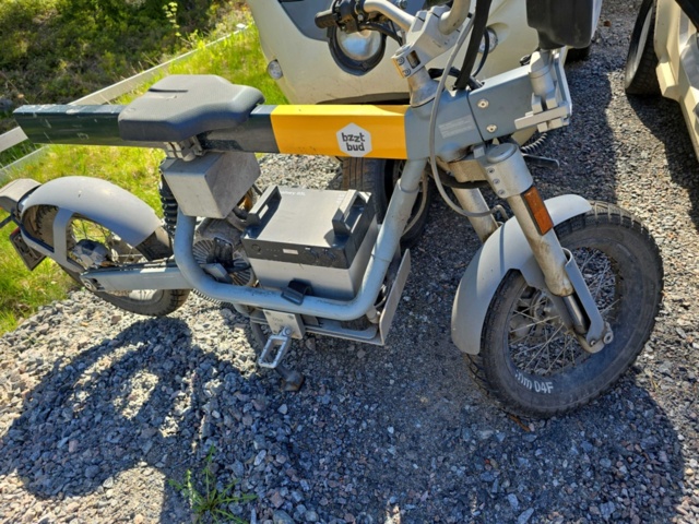 956402-9 Cake Cae grå