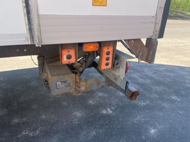 1121874-11 Van 4x2 Volvo Trucks FL -2013