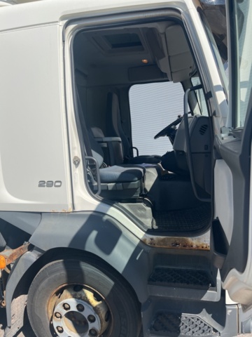 1121874-26 Van 4x2 Volvo Trucks FL -2013