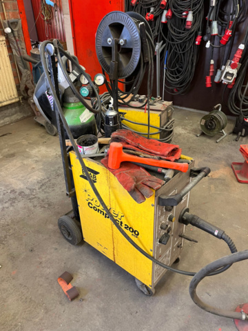 1201950-4 Welding with hose reel & gas tube - ESAB Power Compact 200