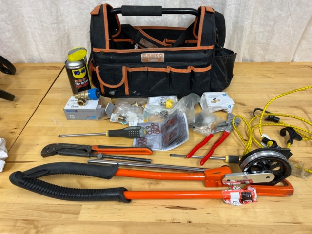 1140439-4 Bahco Tool bag with various tools