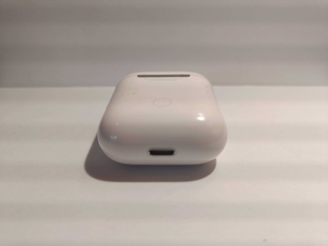1000264-3 Apple AirPods 2nd (A2031)