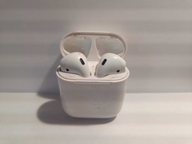 1000264-4 Apple AirPods 2nd (A2031)
