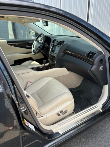 1205284-12 Lexus LS 600h AWD -2008