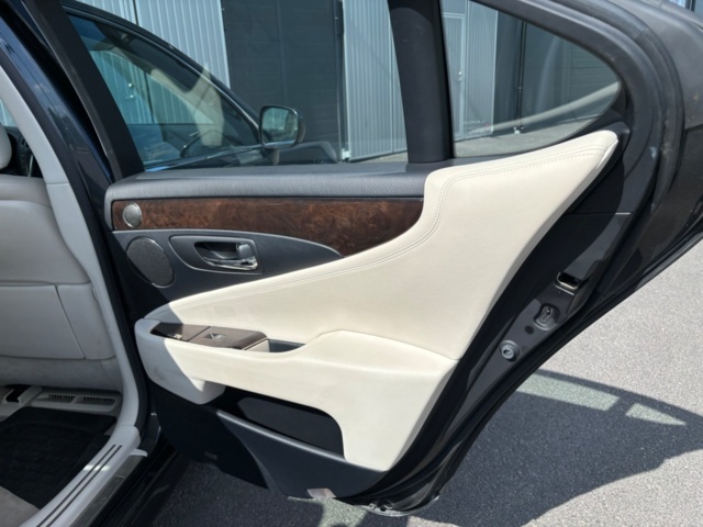 1205284-15 Lexus LS 600h AWD -2008