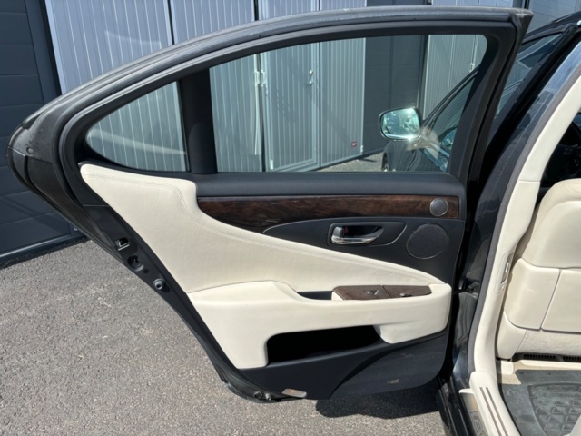 1205284-17 Lexus LS 600h AWD -2008