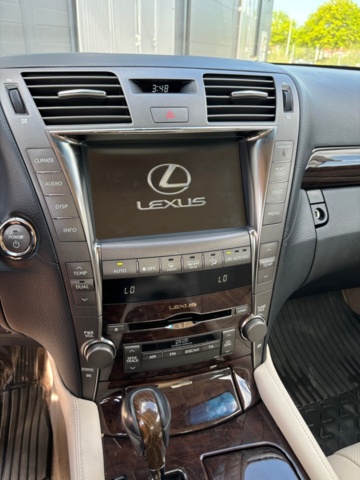 1205284-18 Lexus LS 600h AWD -2008