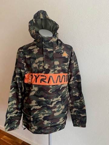 1205902-5 Products from world artist Chris Brown's brand Black Pyramid