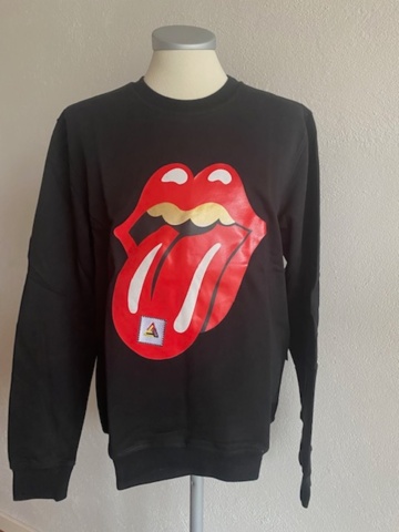 1205902-22 Products from world artist Chris Brown's brand Black Pyramid