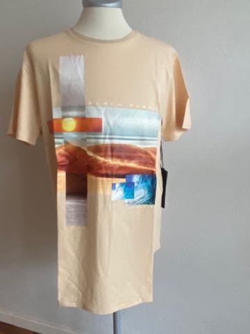 1205902-24 Products from world artist Chris Brown's brand Black Pyramid