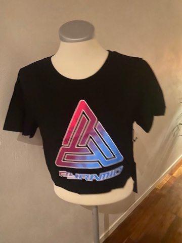 1205902-29 Products from world artist Chris Brown's brand Black Pyramid