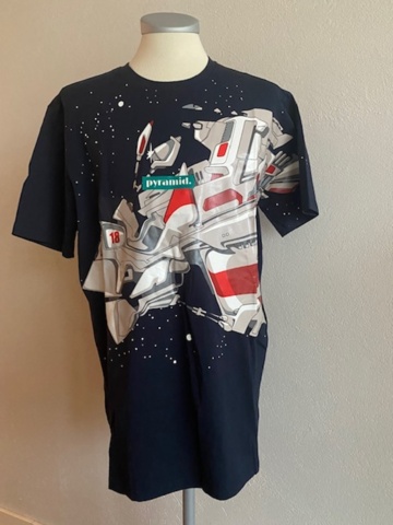 1205902-31 Products from world artist Chris Brown's brand Black Pyramid