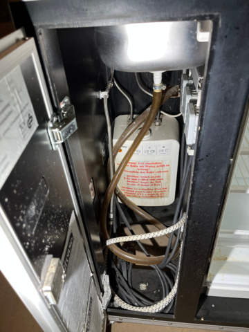 1194268-5 Mobile kitchen with hotplates, fridge, tap and sink as well as water heater