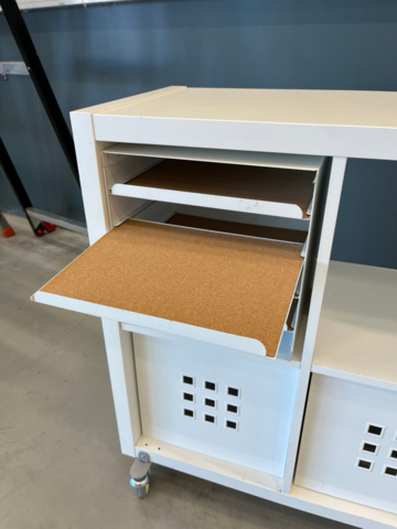 1201995-3 Kontorsmöbel på hjul