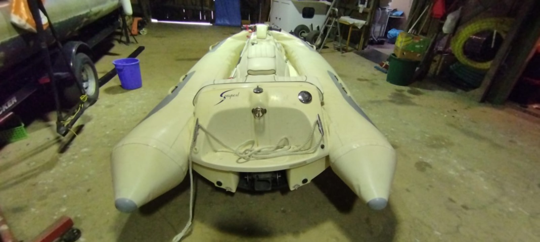 1194273-1 Avon jet rib 320