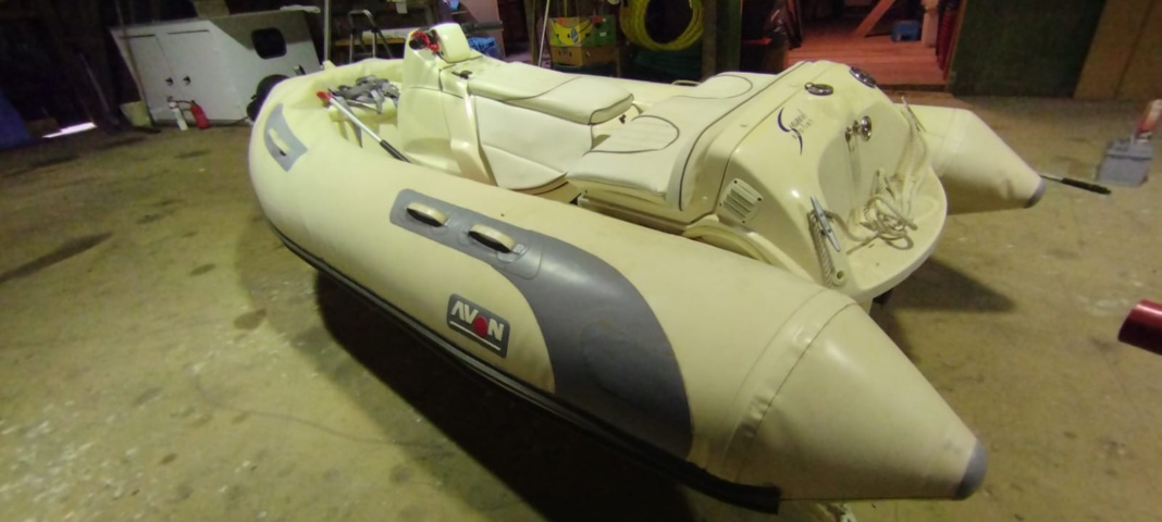 1194273-2 Avon jet rib 320