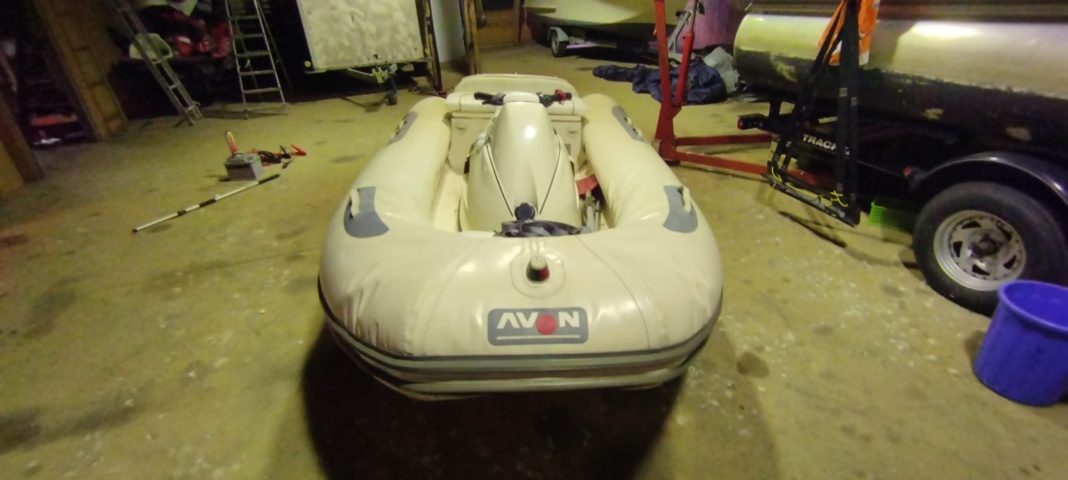 1194273-15 Avon jet rib 320