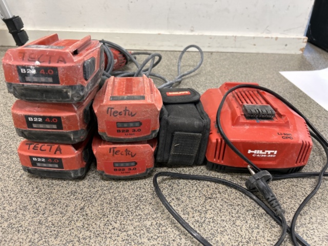 1153373-8 Hilti tool kit