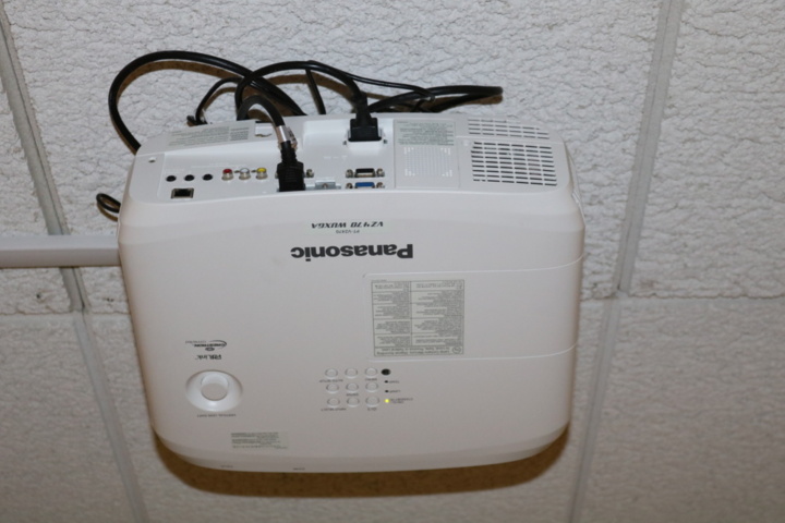 999368-14 Shooting simulator with 3 "weapons"