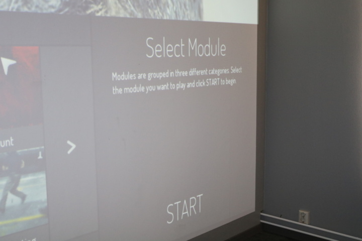 999368-5 Shooting simulator with 3 "weapons"