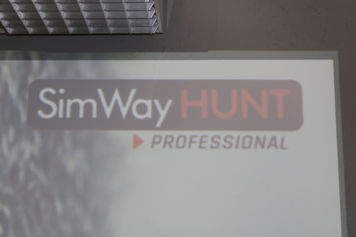 999368-6 Shooting simulator with 3 "weapons"