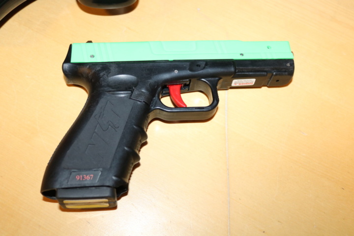 999368-16 Shooting simulator with 3 "weapons"