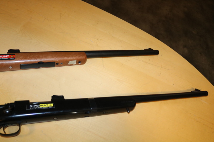 999368-19 Shooting simulator with 3 "weapons"